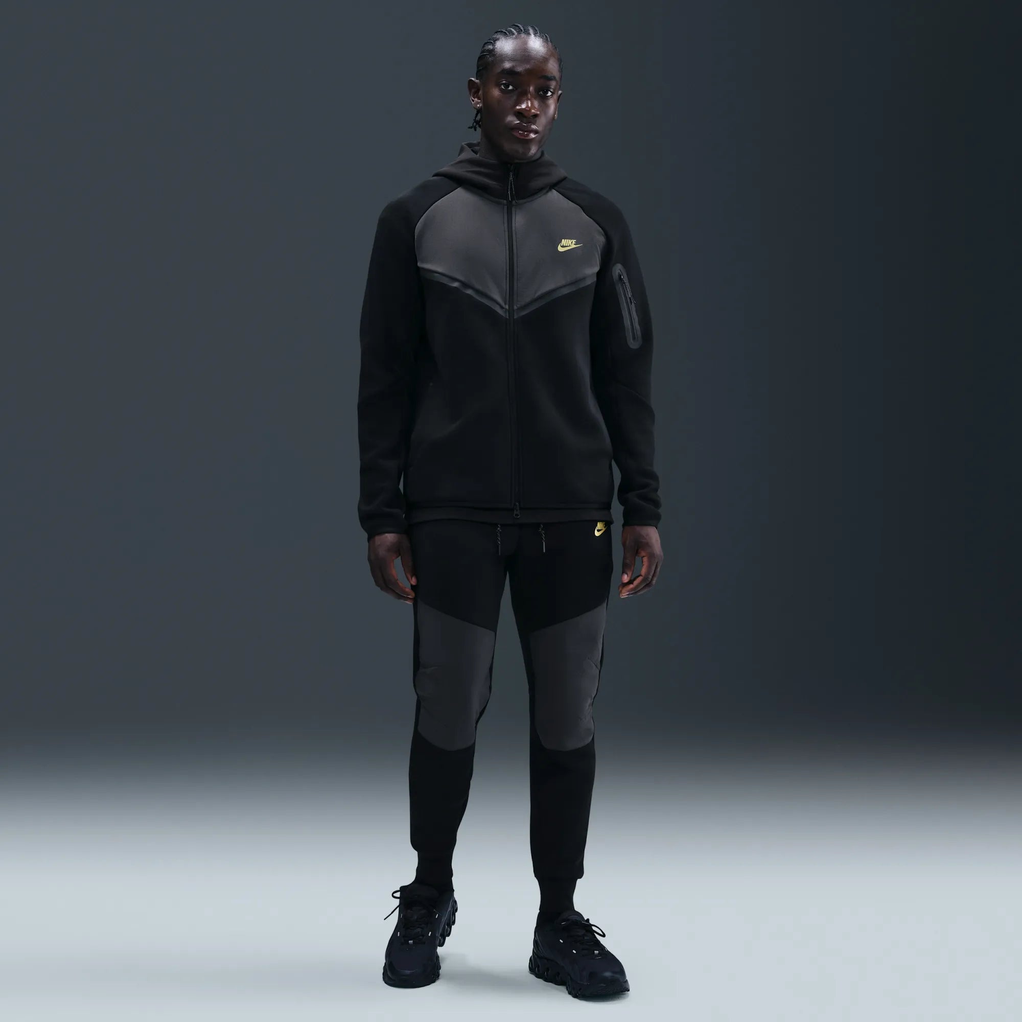 Nike Tech Fleece Full-Zip Hoodie Black/Synthetics 2025