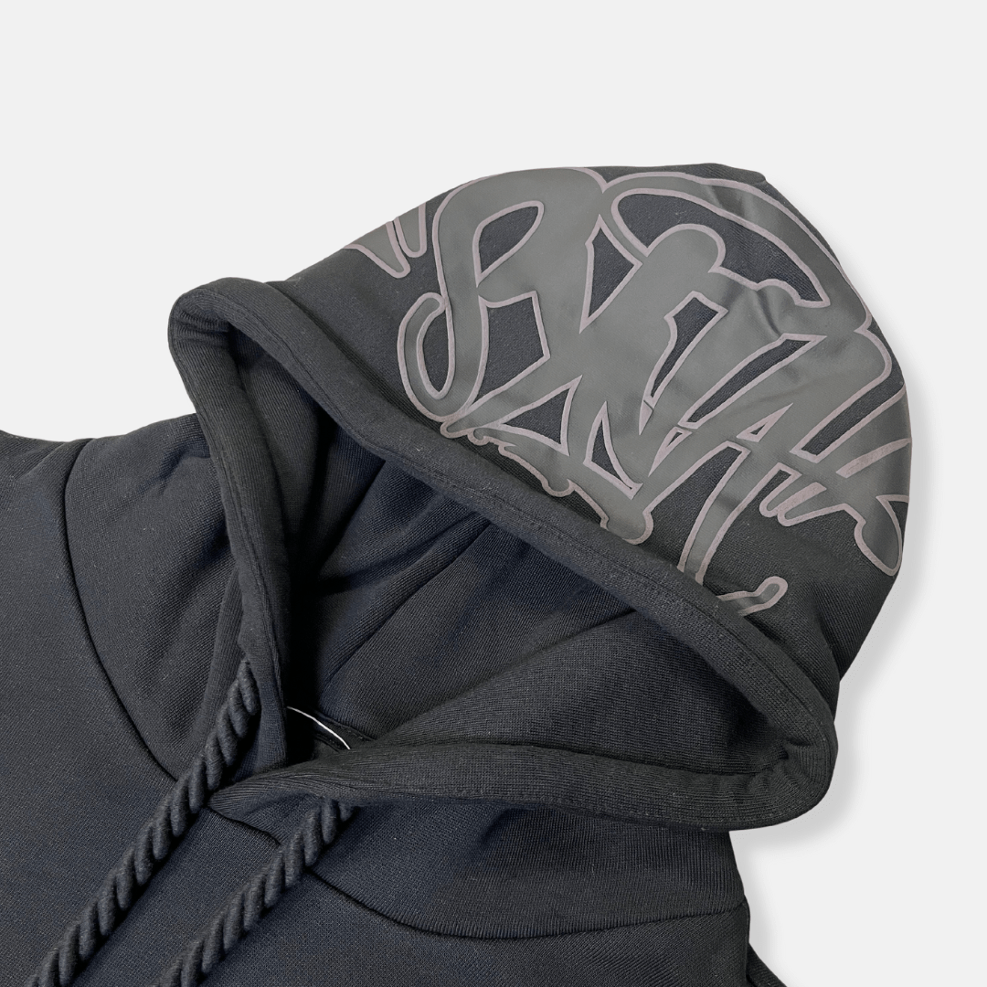 SYNAWORLD ‘SYNA’ LOGO TRACKSUIT - BLACKOUT