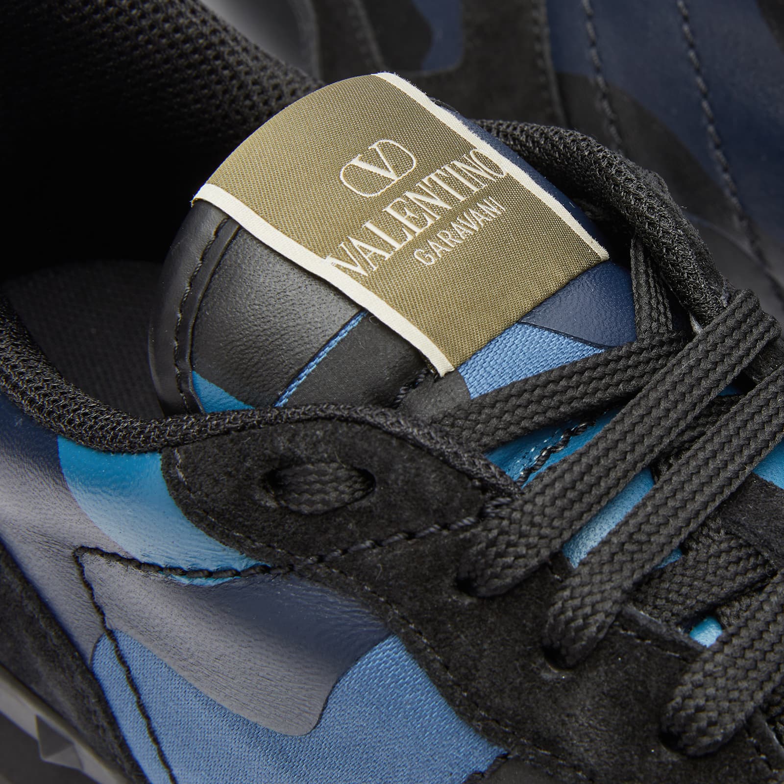 VALENTINO ROCKRUNNER SNEAKER - CORNFLOWER BLUE