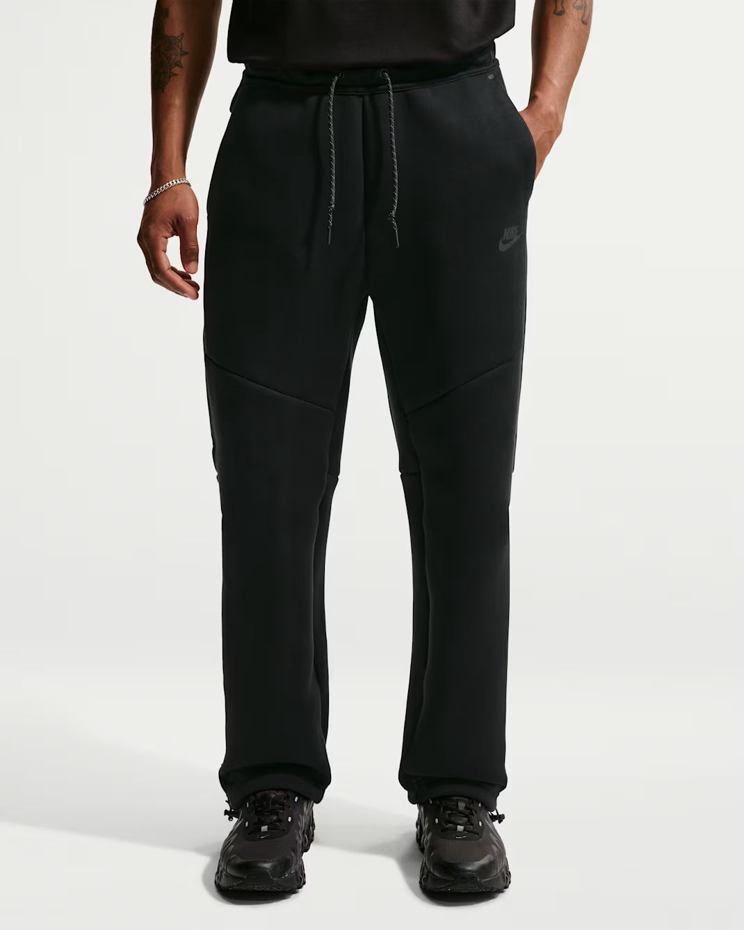 Nike Tech Fleece Men's Open-Hem Black Trousers 2025
