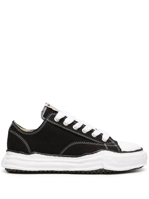 Maison Mihara Yasuhiro
Black Peterson Original Sole Sneakers