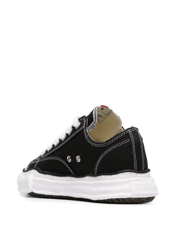 Maison Mihara Yasuhiro
Black Peterson Original Sole Sneakers