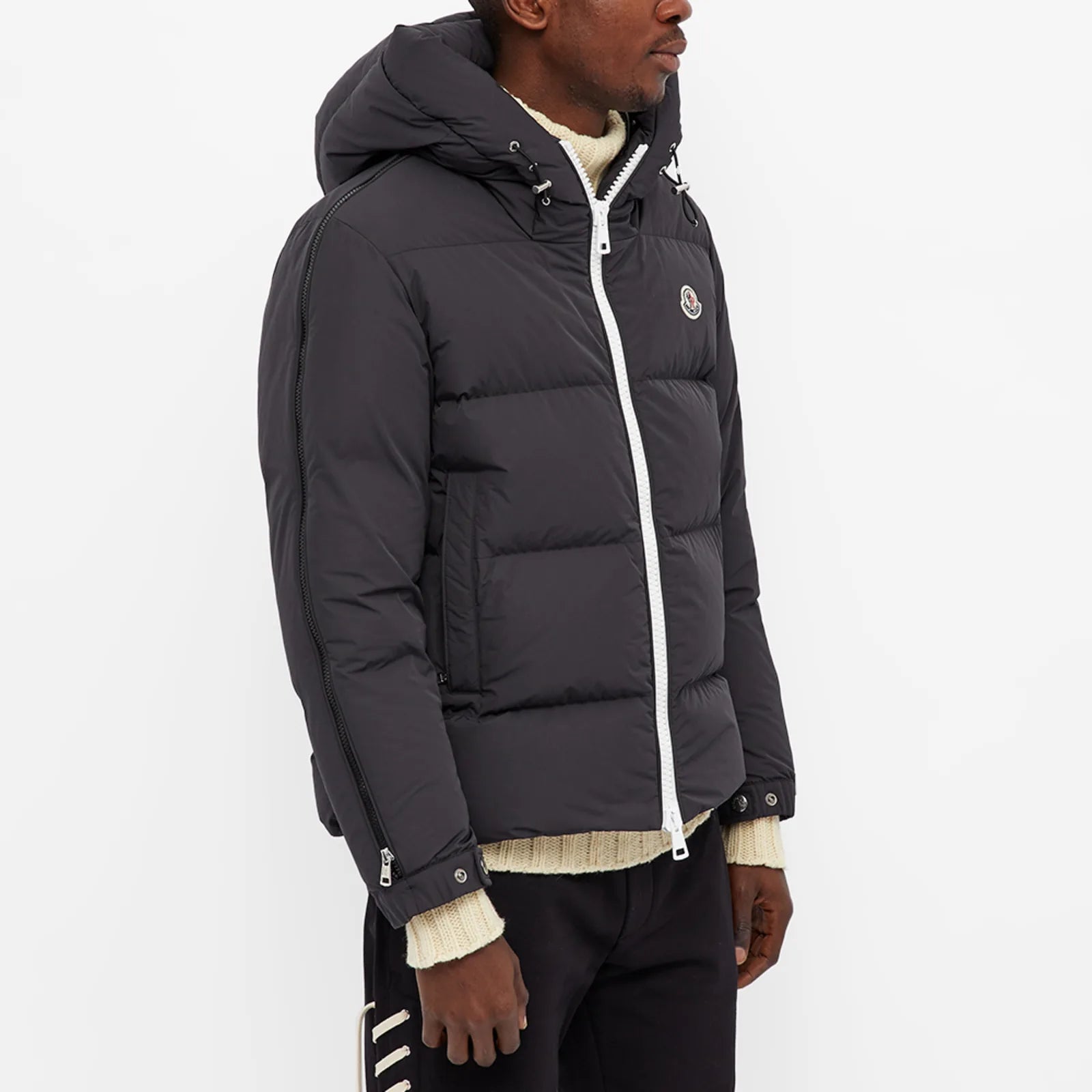 MONCLER IDIL STRIPED SLEEVE LOGO DOWN JACKET - BLACK