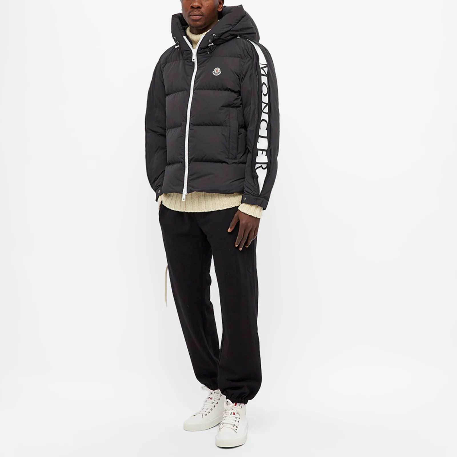 MONCLER IDIL STRIPED SLEEVE LOGO DOWN JACKET - BLACK