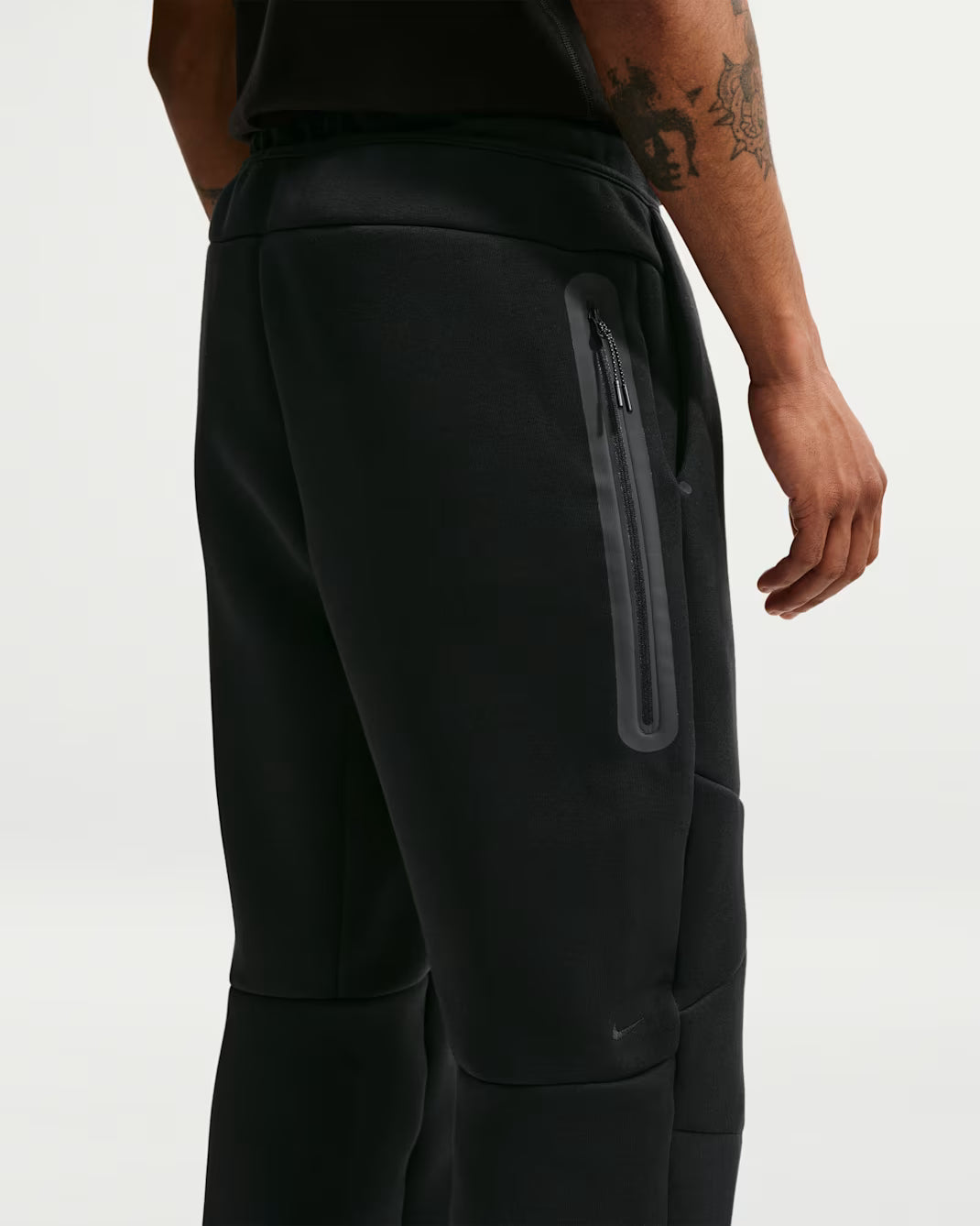 Nike Tech Fleece Men's Open-Hem Black Trousers 2025